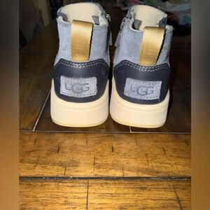 Kids UGG Charcoal and Beige Boots with zipper size 11 kids